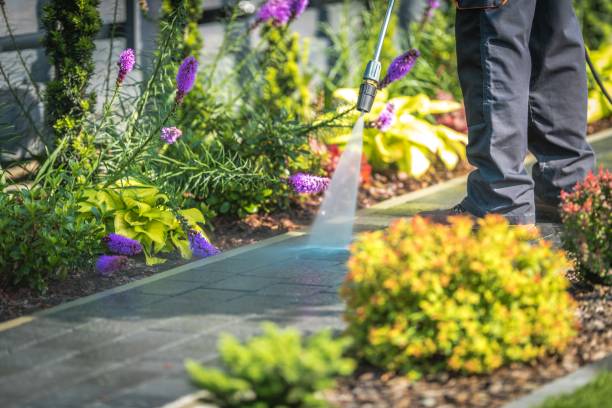 Best Animal Enclosure Cleaning  in Le Grand, CA
